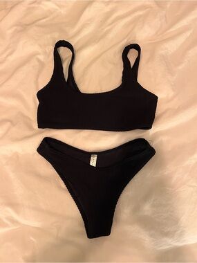Koana Swim Scoopneck textured Bikini with mid-cheeky bottoms- Size Small